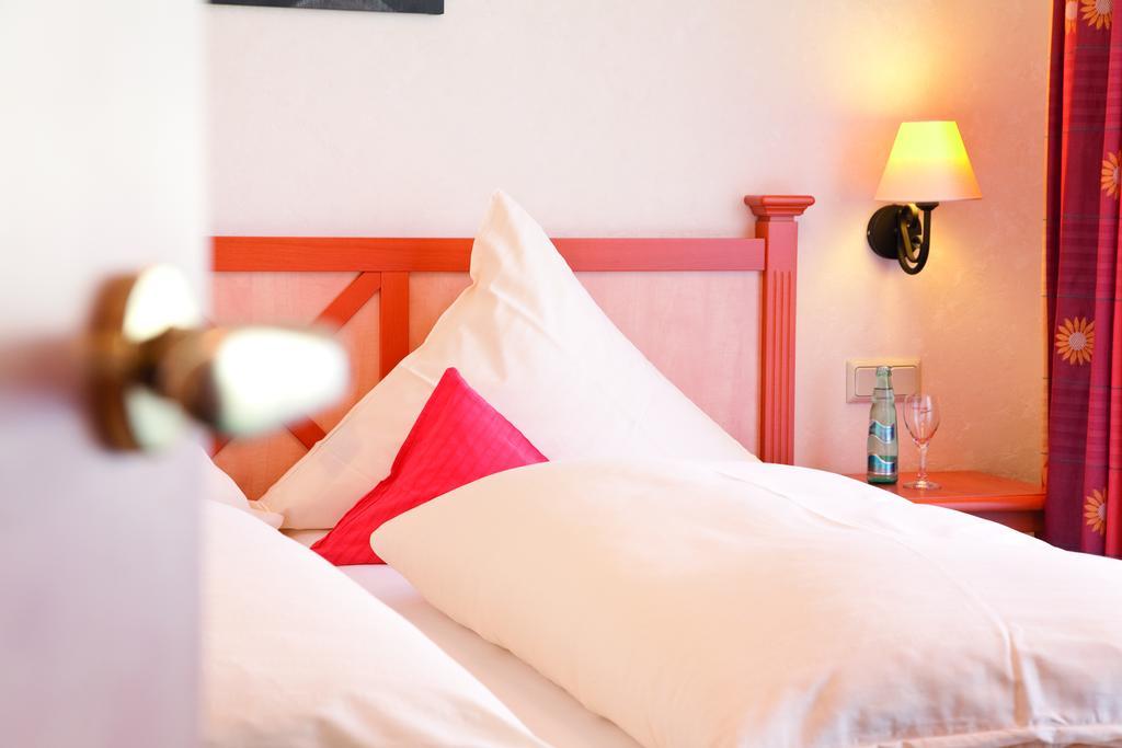 וילינגן Landkomfort Hotel Elsenmann חדר תמונה