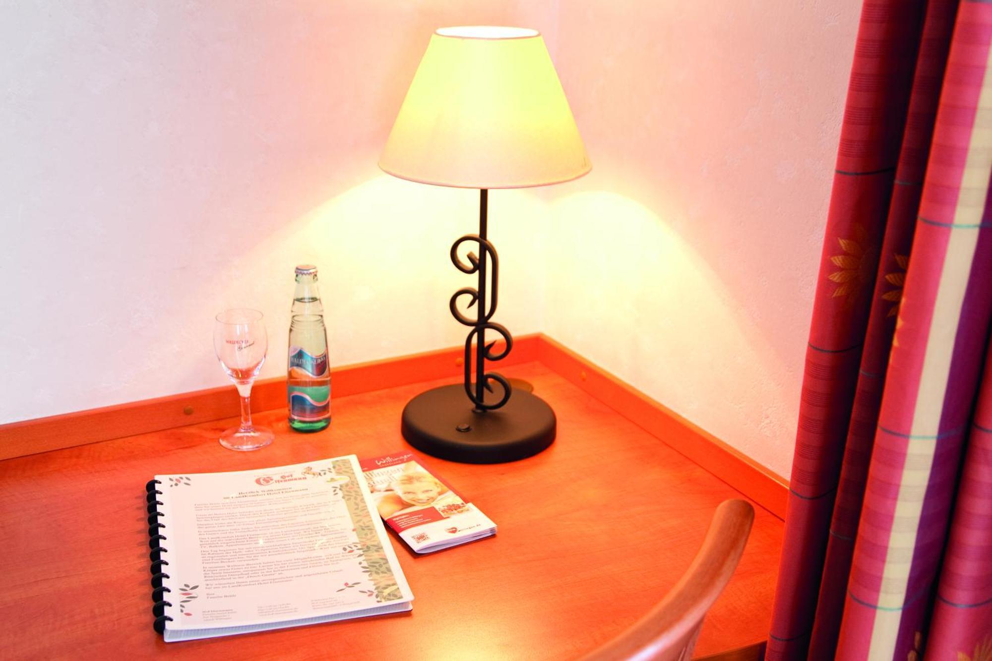 וילינגן Landkomfort Hotel Elsenmann חדר תמונה