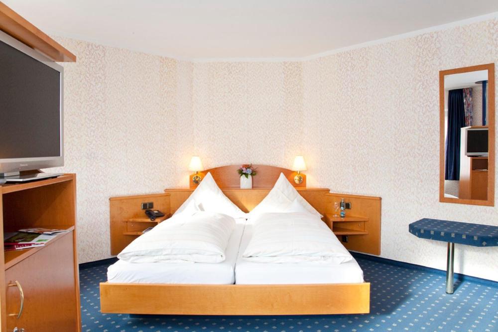 וילינגן Landkomfort Hotel Elsenmann חדר תמונה